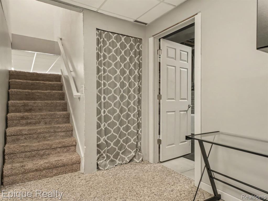 8686 Summer Ridge Drive