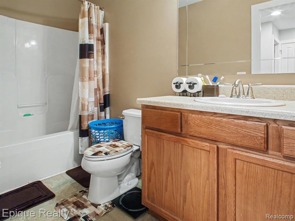 8686 Summer Ridge Drive