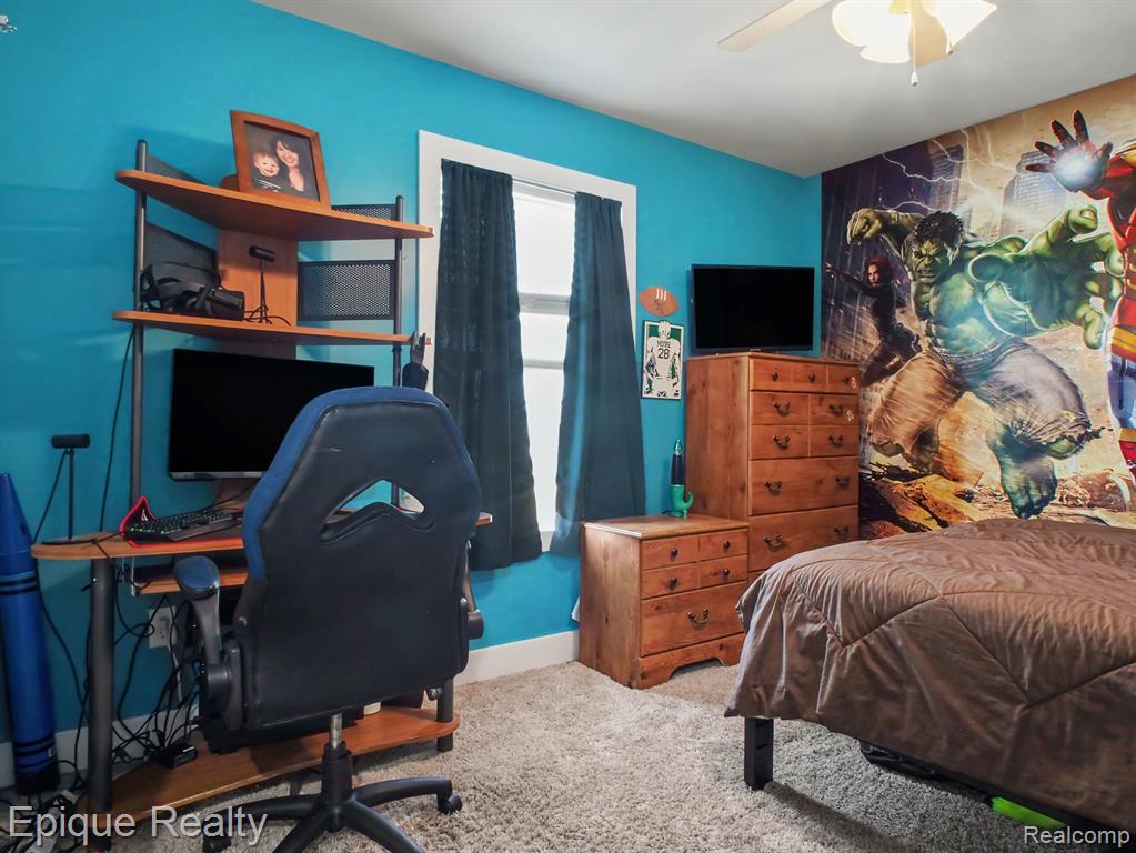 8686 Summer Ridge Drive