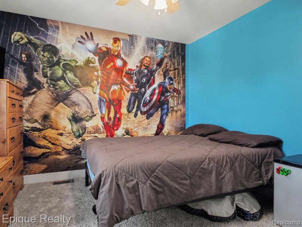 8686 Summer Ridge Drive