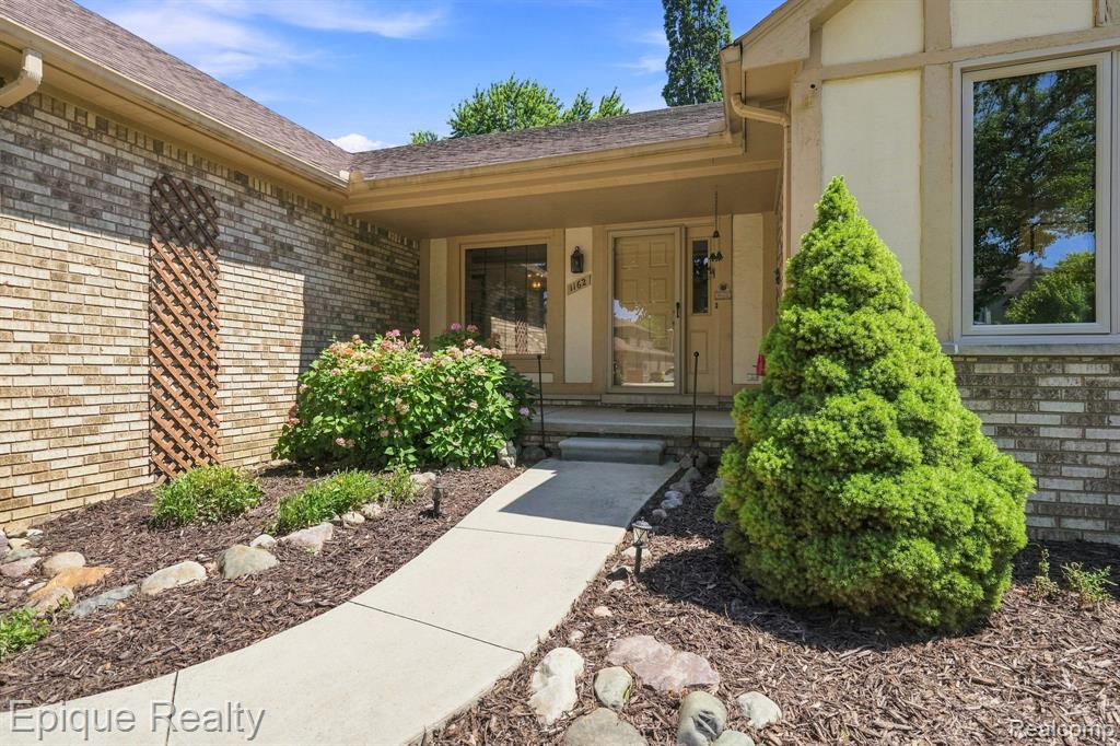 1162 Grandview Drive