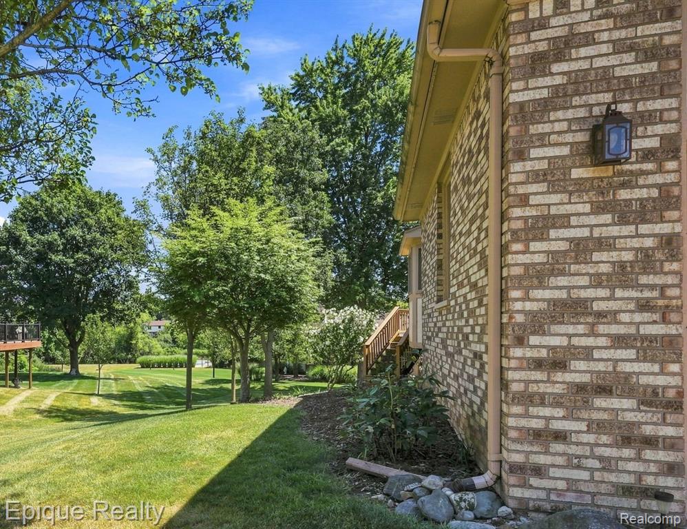 1162 Grandview Drive