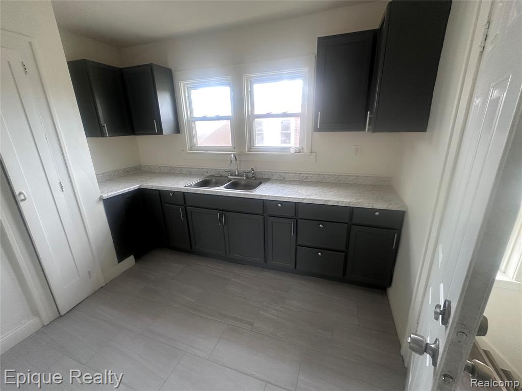 11318 Cheyenne Unit #2 (Upper) Street