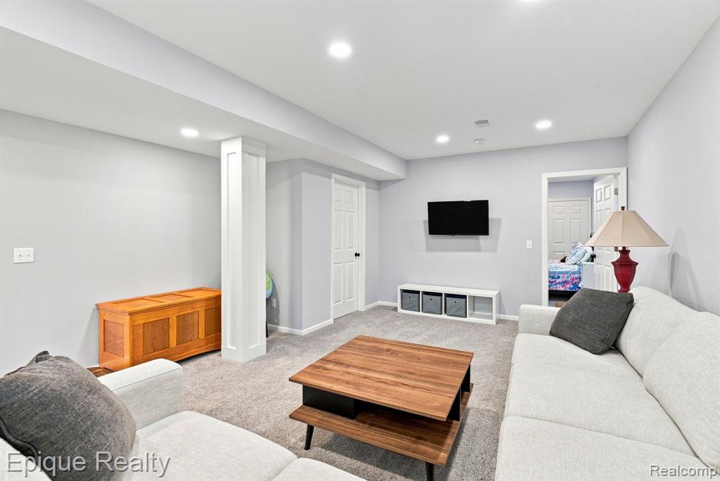 5591 Windermere Drive