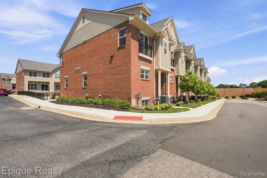 25533 Meadowbrook Road # 42