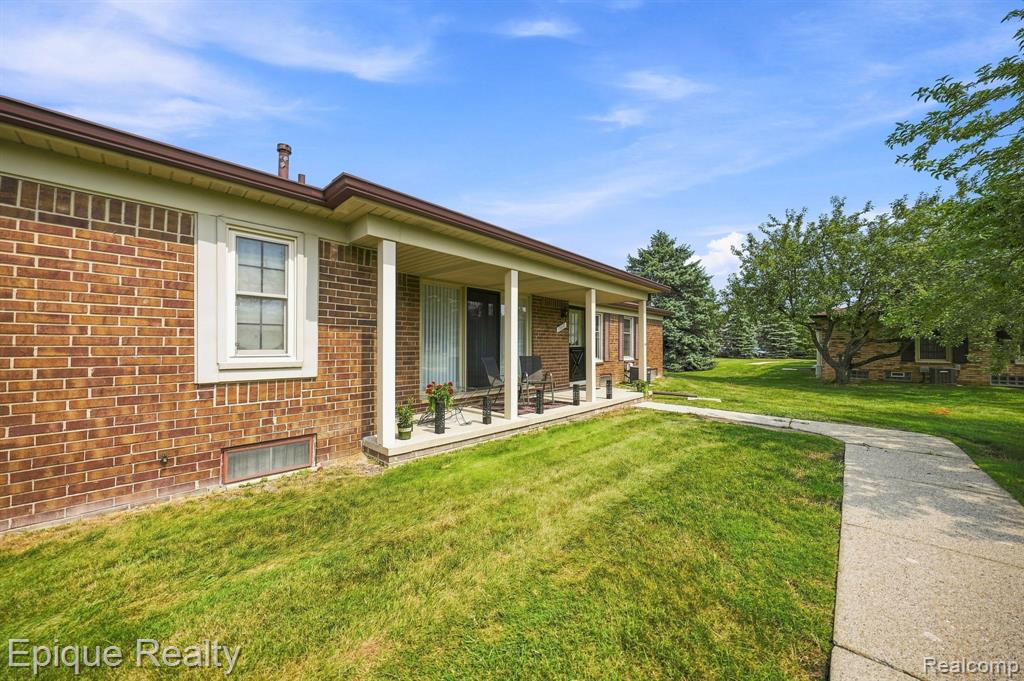 15031 Pilgrim Court