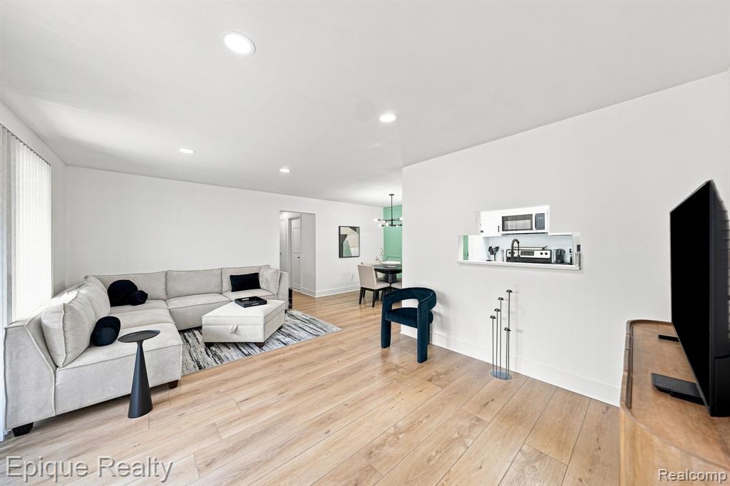 15031 Pilgrim Court