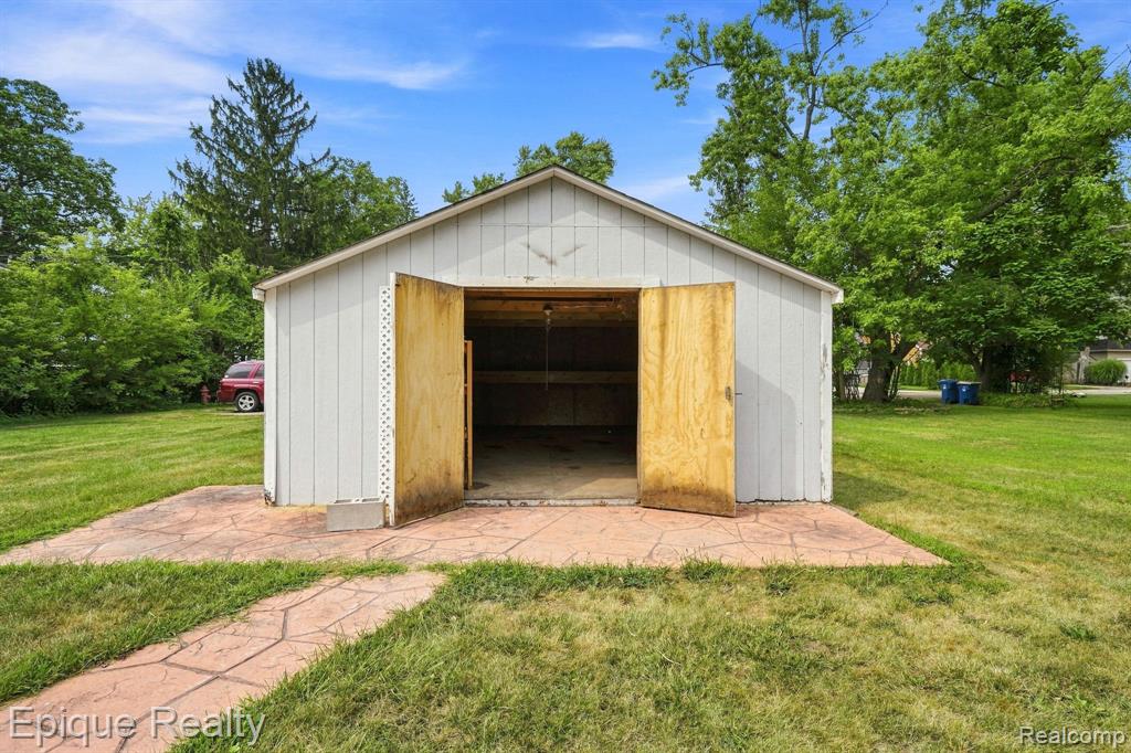 7050 Williams Lake Road
