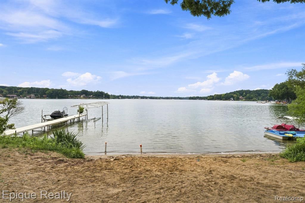 7050 Williams Lake Road
