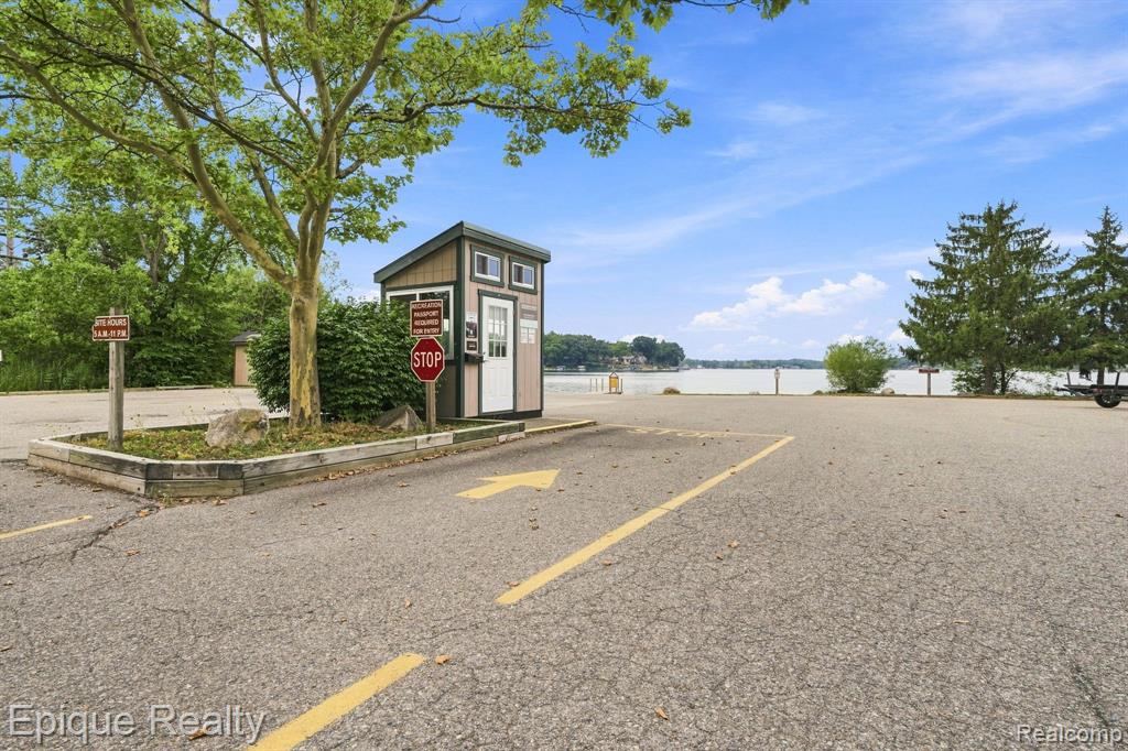 7050 Williams Lake Road