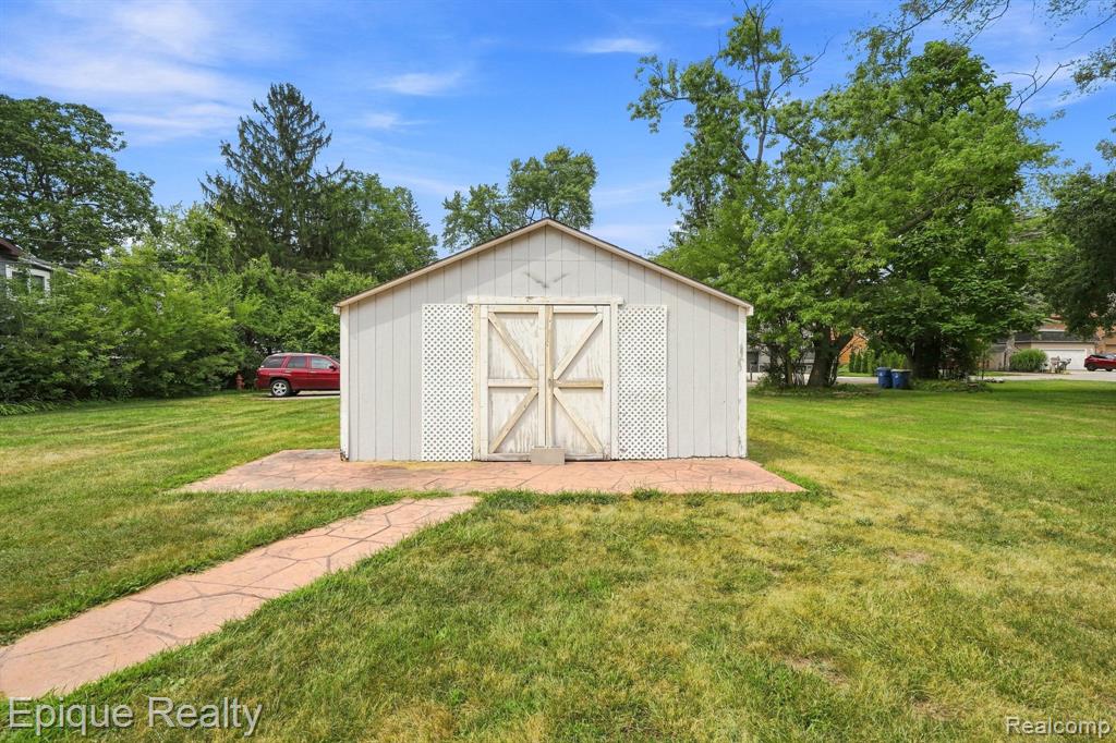 7050 Williams Lake Road