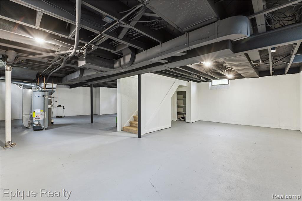 1808 W 12 Mile Road