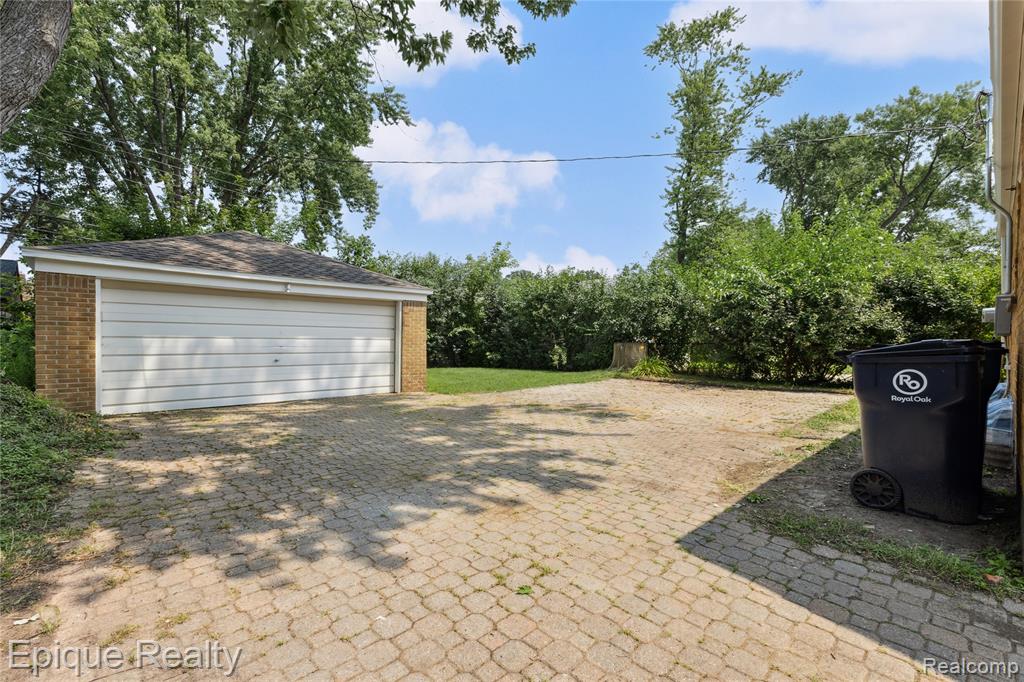 1808 W 12 Mile Road