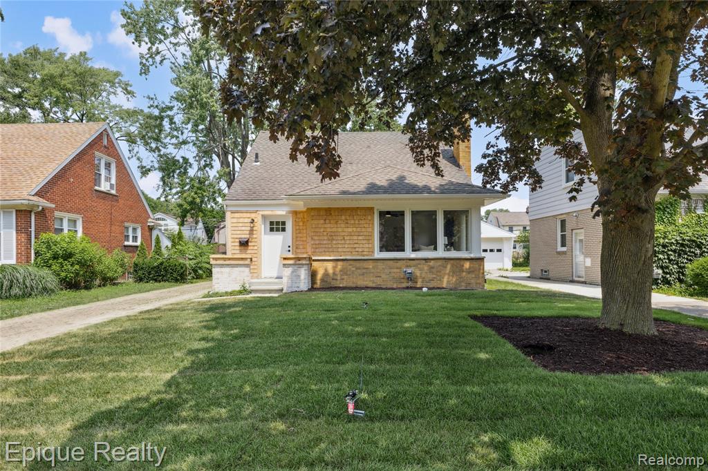 1808 W 12 Mile Road
