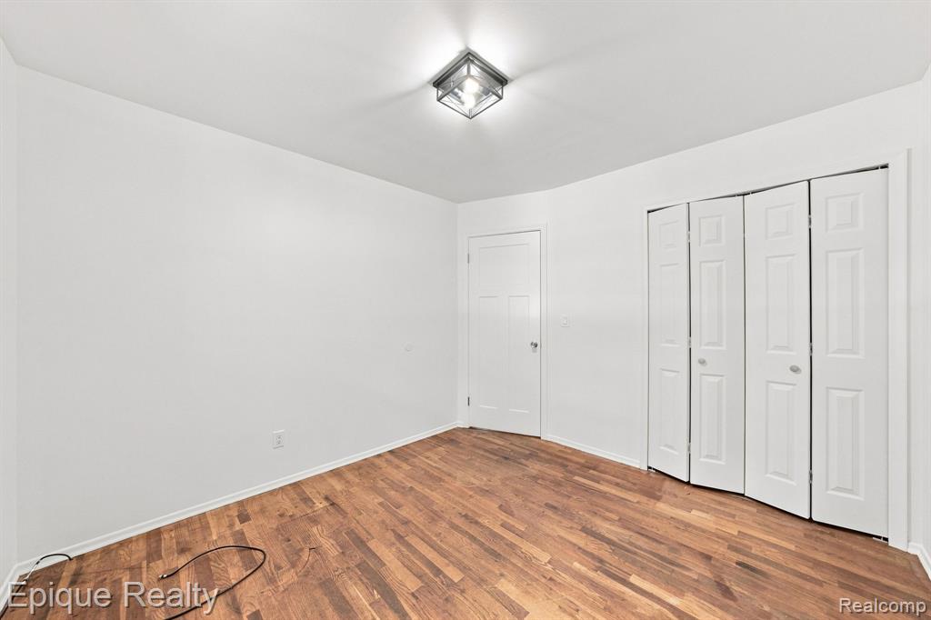 2083 Holly Tree Drive