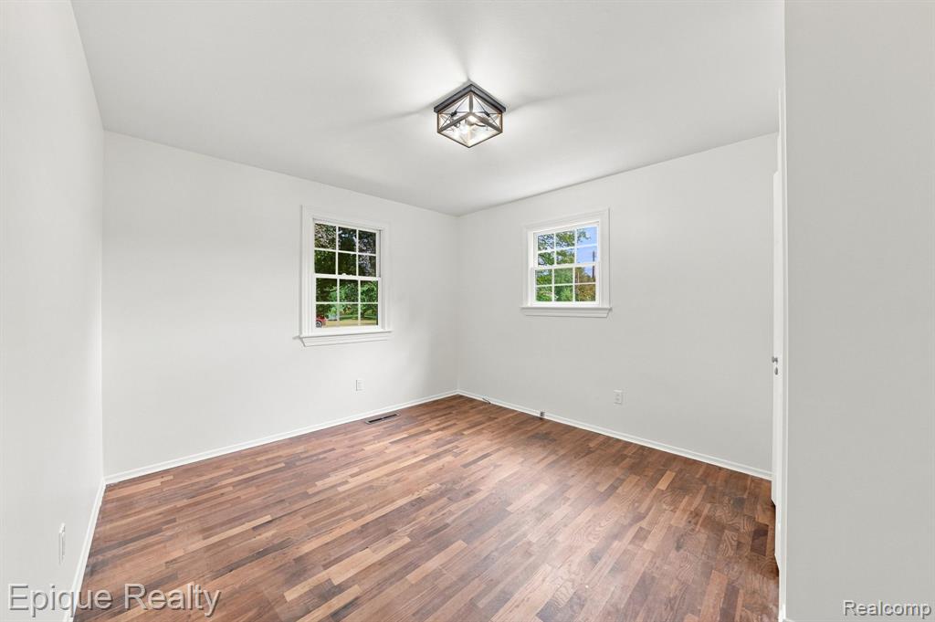 2083 Holly Tree Drive