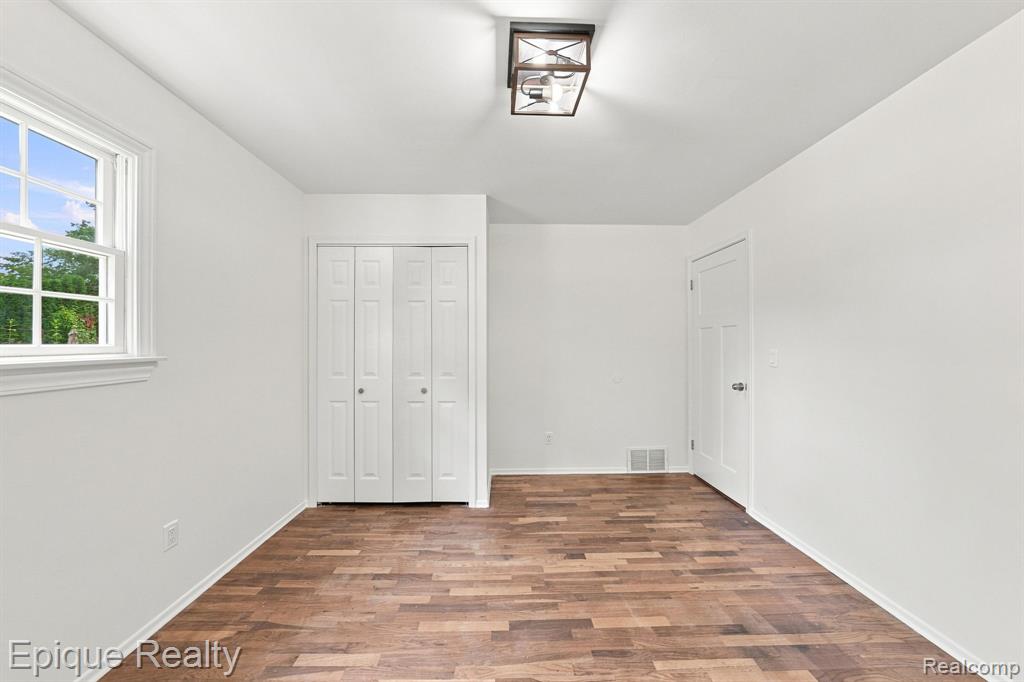 2083 Holly Tree Drive