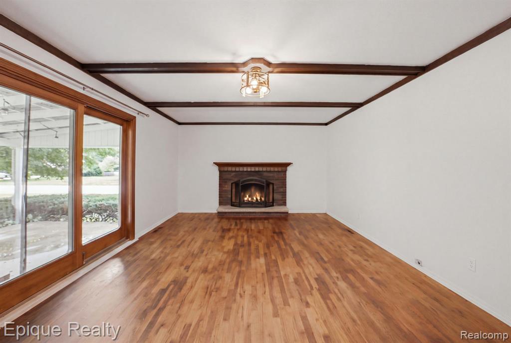 2083 Holly Tree Drive
