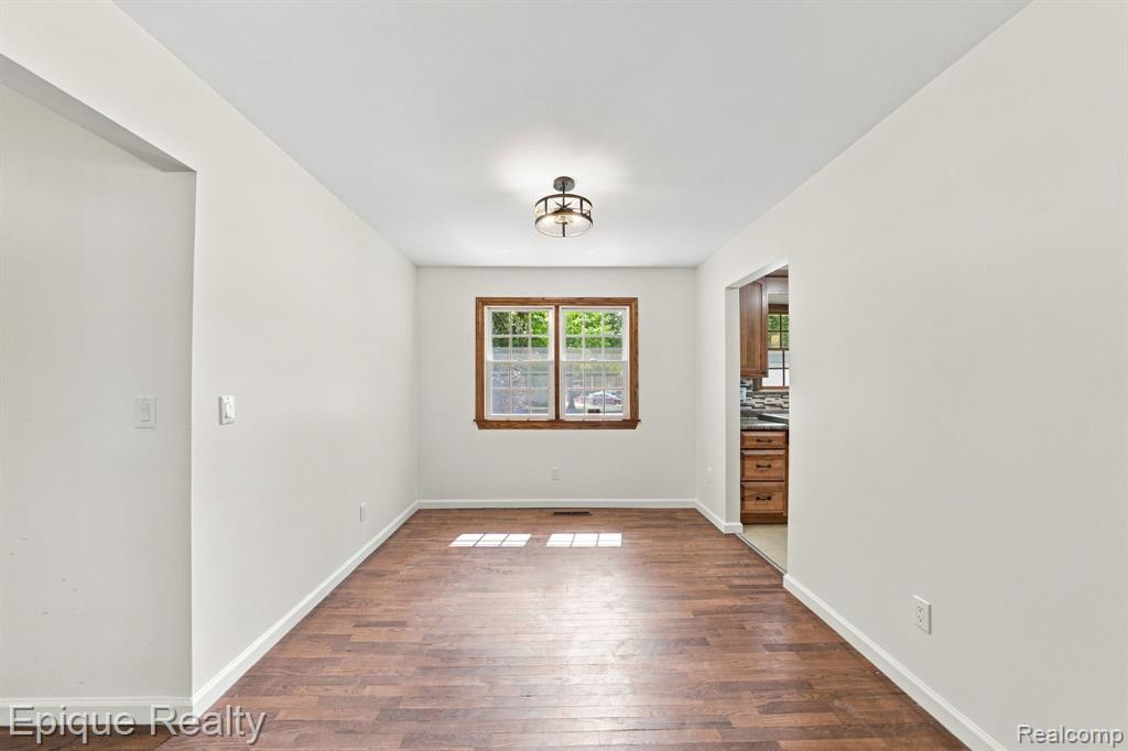 2083 Holly Tree Drive