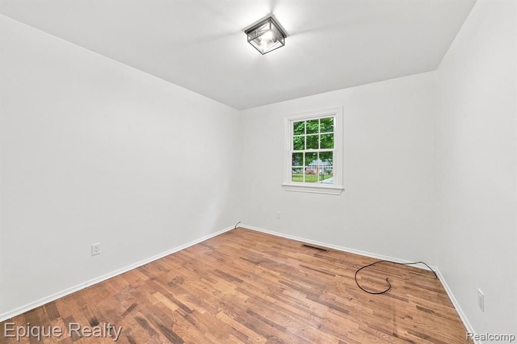 2083 Holly Tree Drive