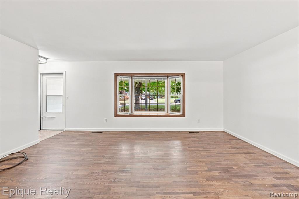 2083 Holly Tree Drive