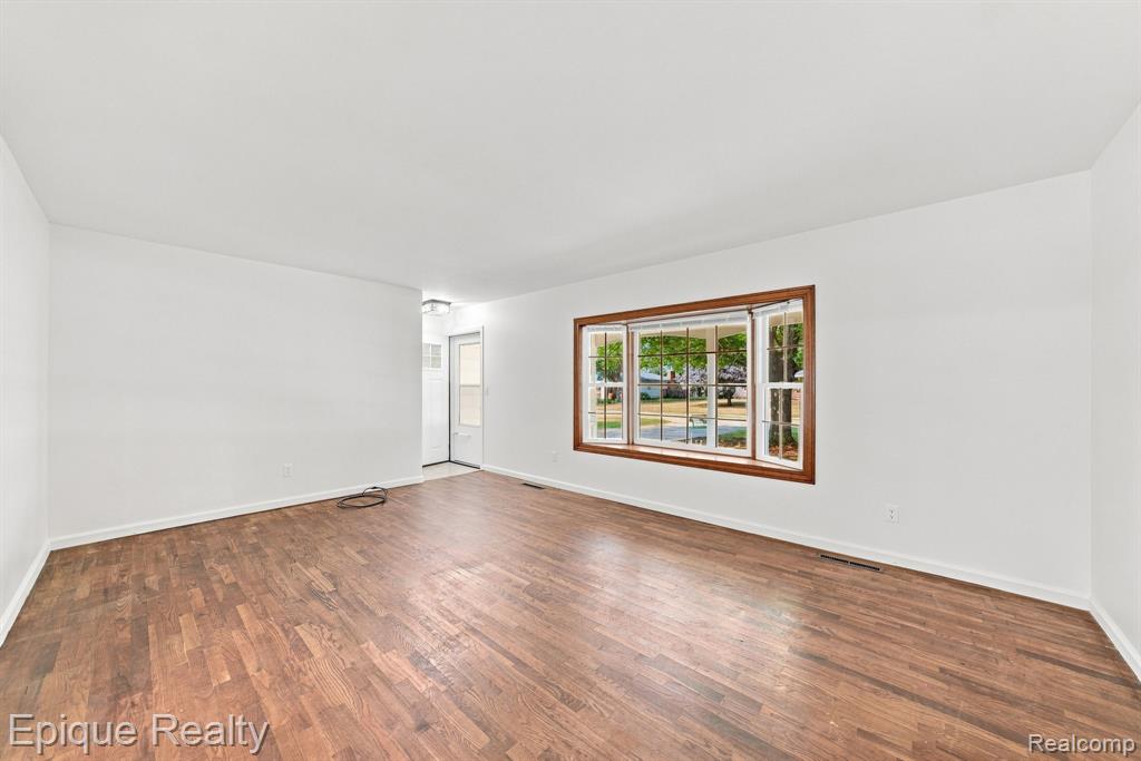 2083 Holly Tree Drive