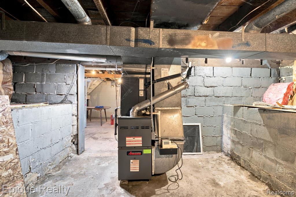 2413 Walnut Street