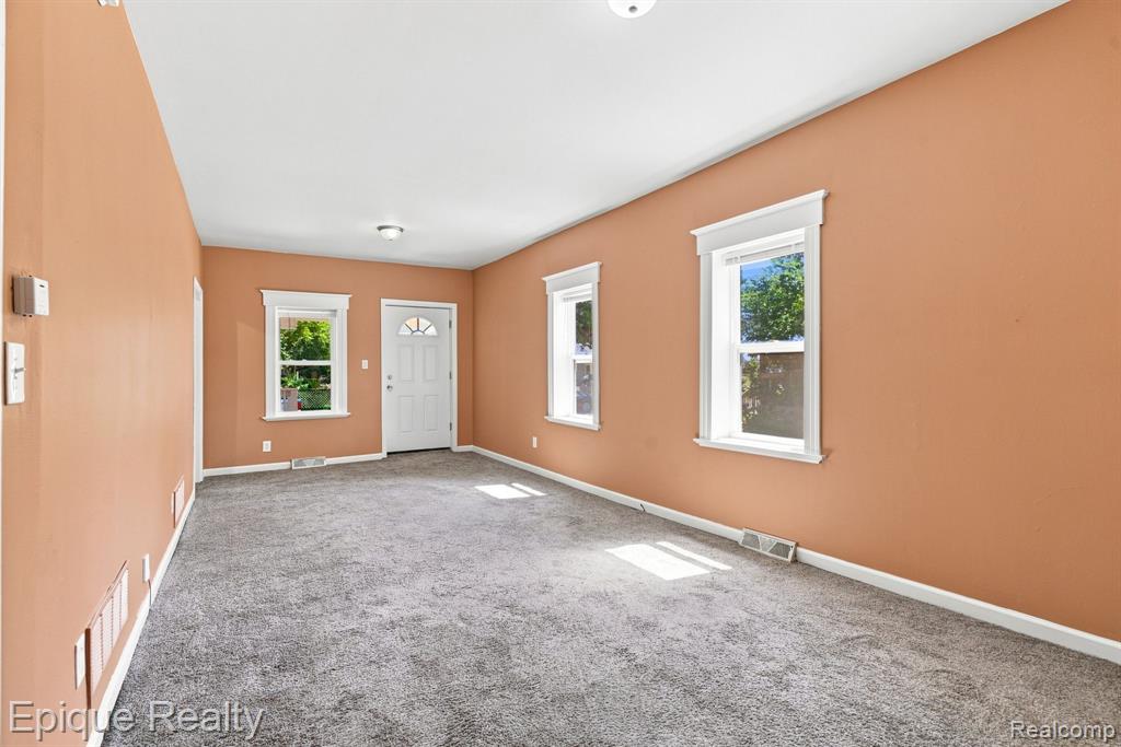 2413 Walnut Street