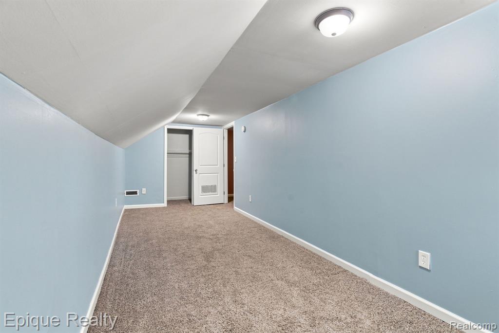 2413 Walnut Street