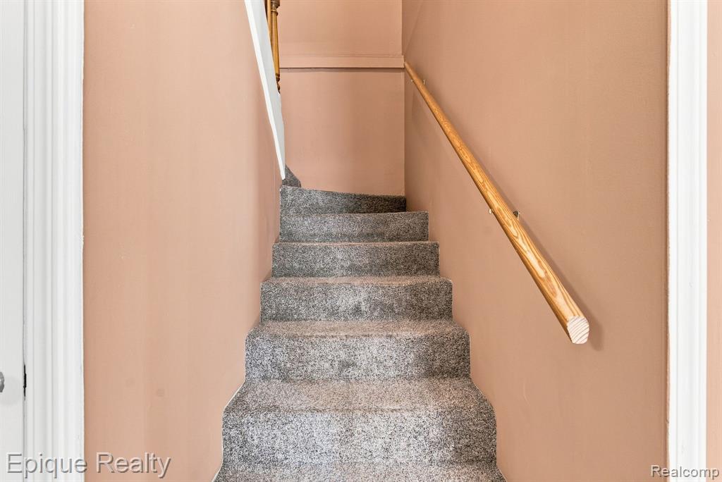 2413 Walnut Street