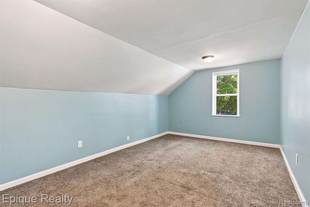 2413 Walnut Street