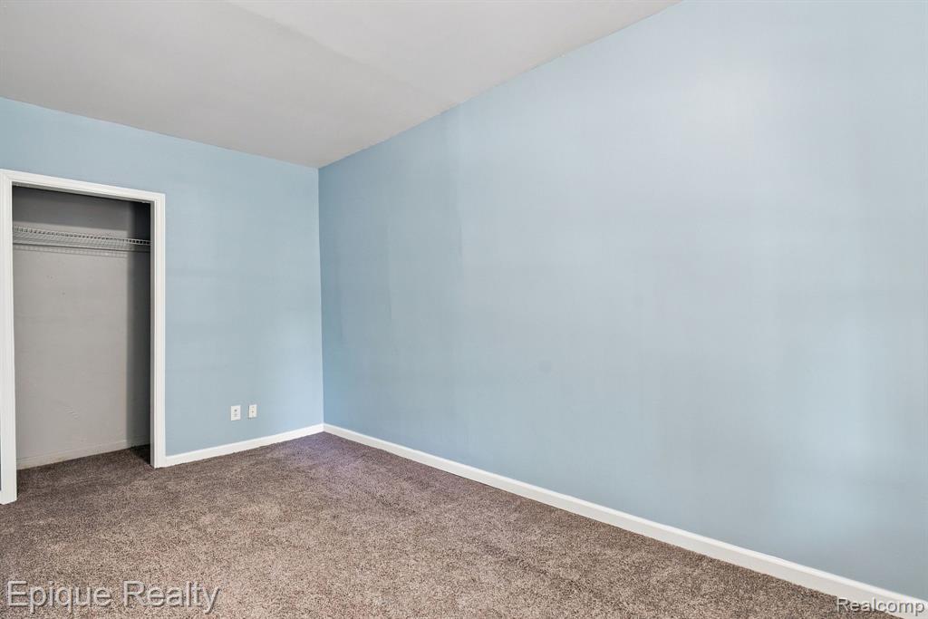2413 Walnut Street