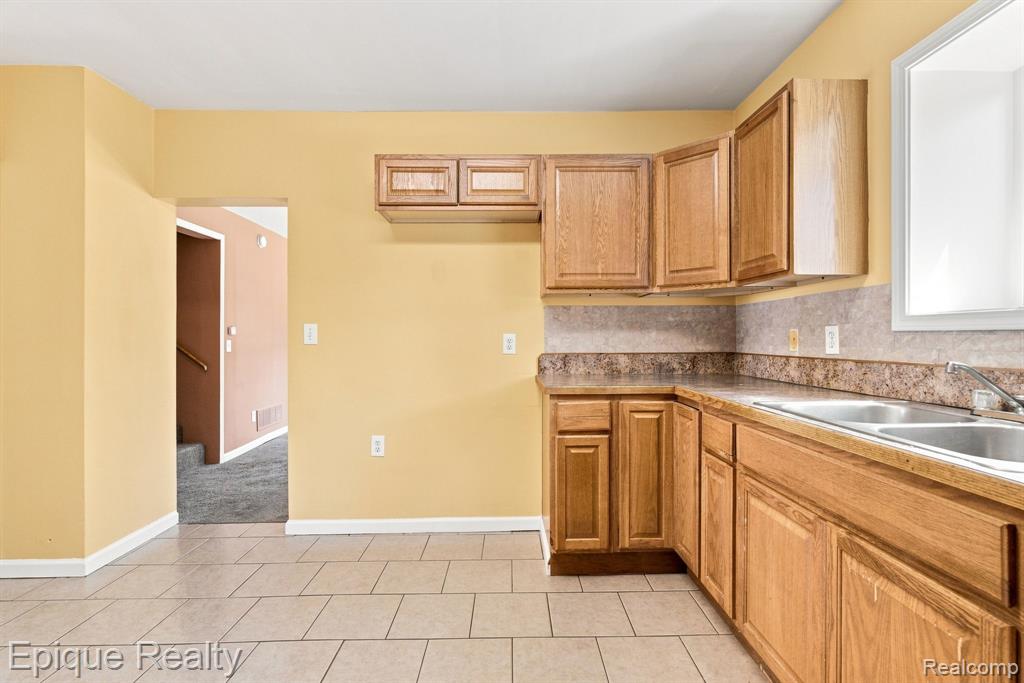 2413 Walnut Street