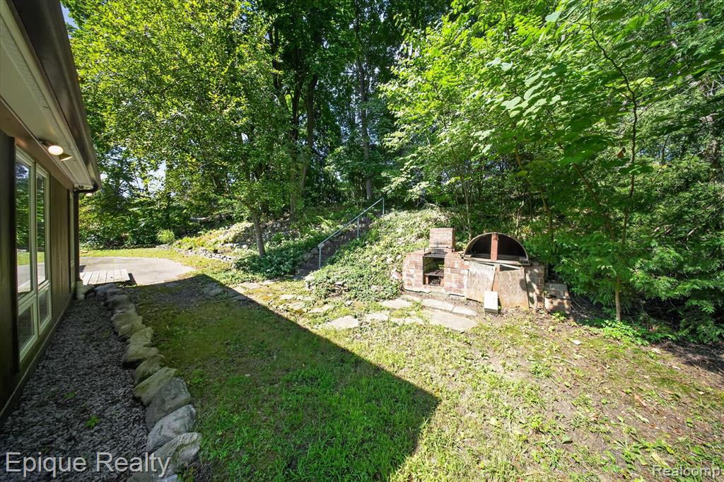 2200 Navarre Circle
