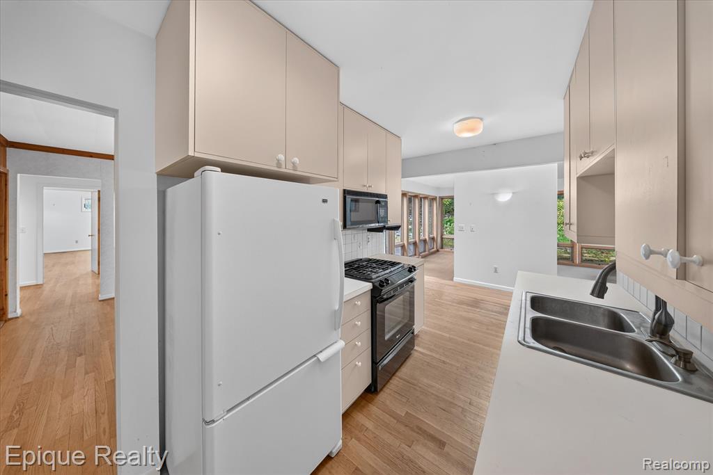 2200 Navarre Circle
