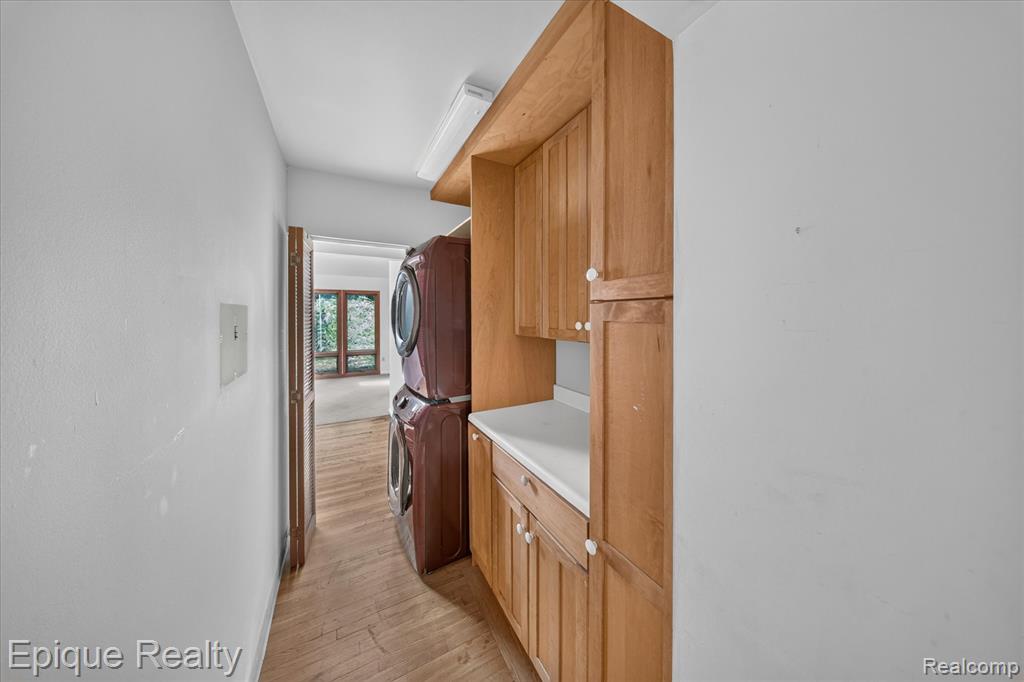 2200 Navarre Circle