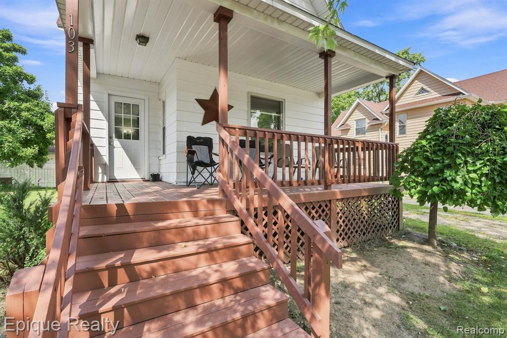 103 N Neeper Street