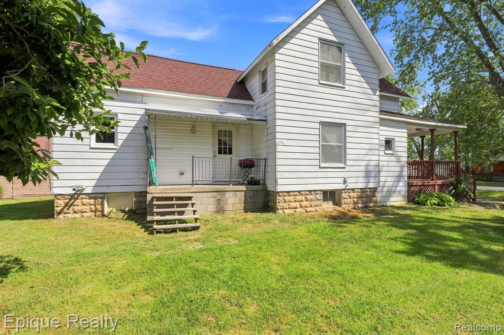 103 N Neeper Street