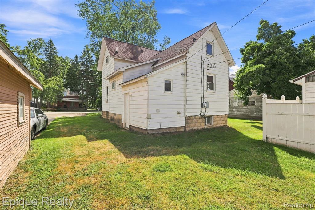 103 N Neeper Street