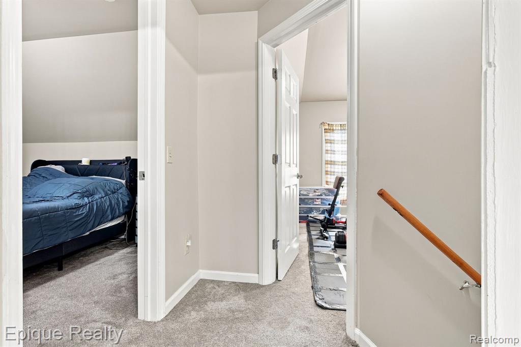 103 N Neeper Street