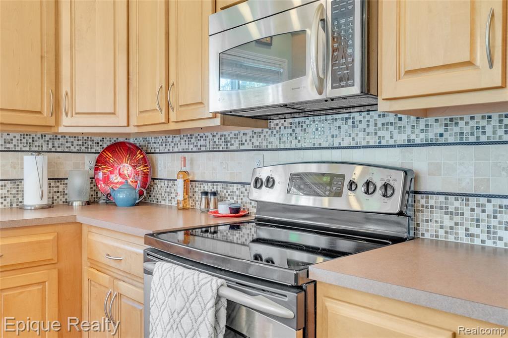 819 Pineridge Avenue