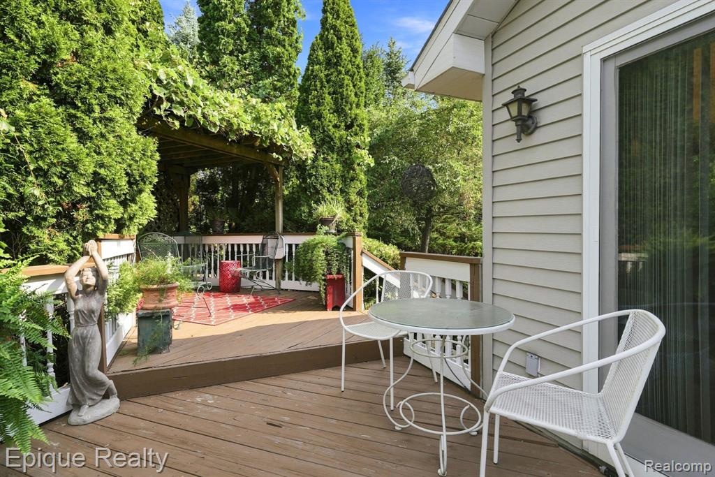 11315 Lippincott Boulevard