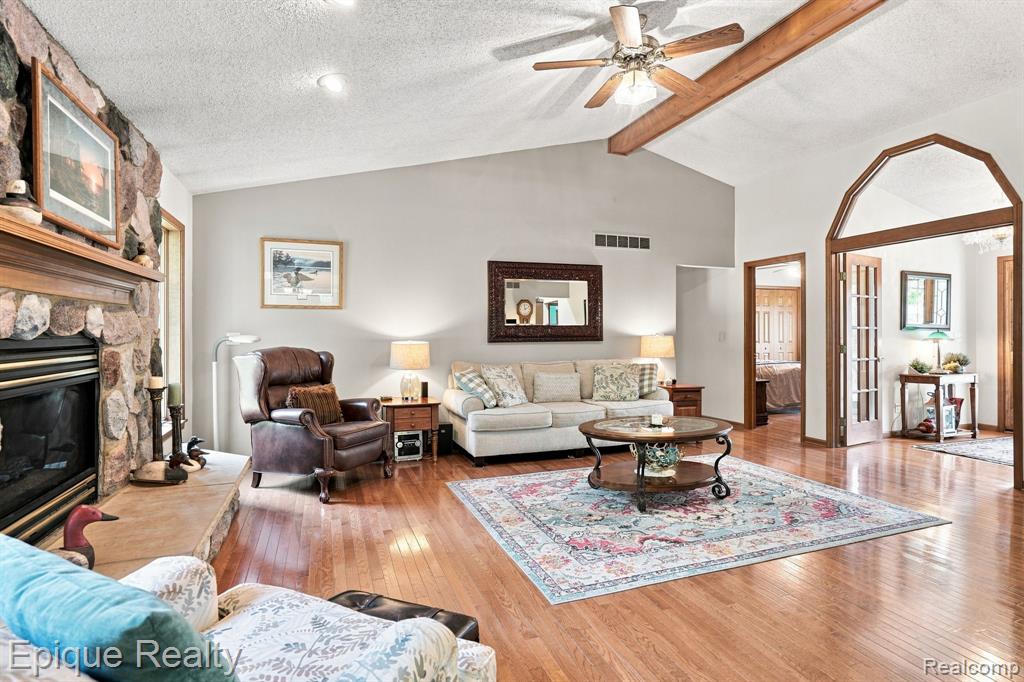 11315 Lippincott Boulevard