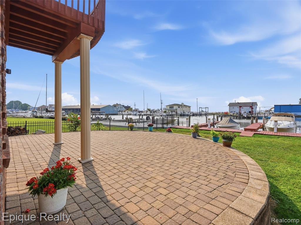 32354 N River Road