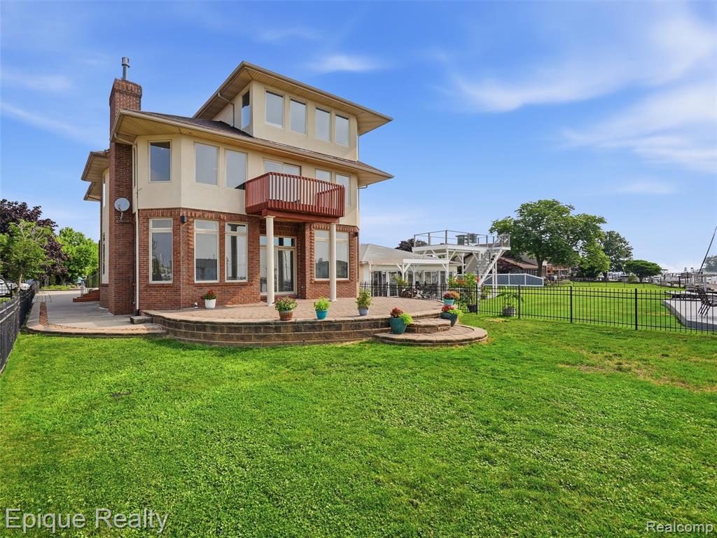 32354 N River Road