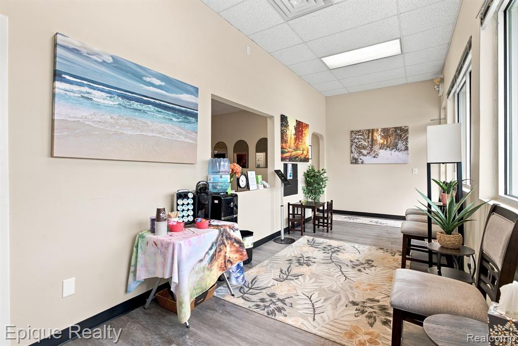 360 E Grand Blanc