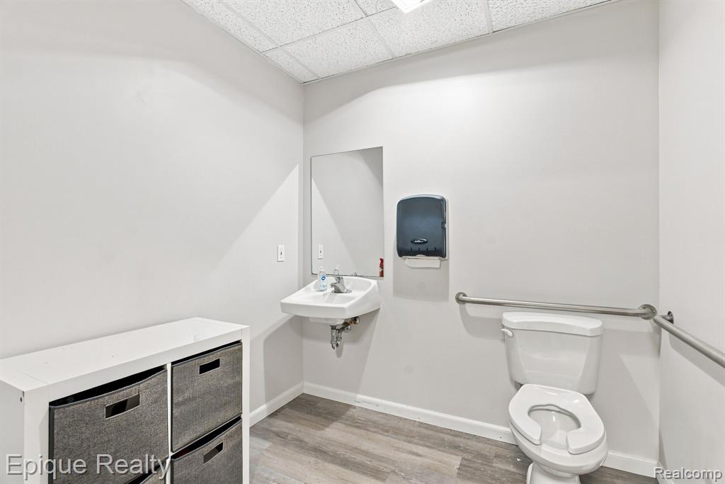 360 E Grand Blanc