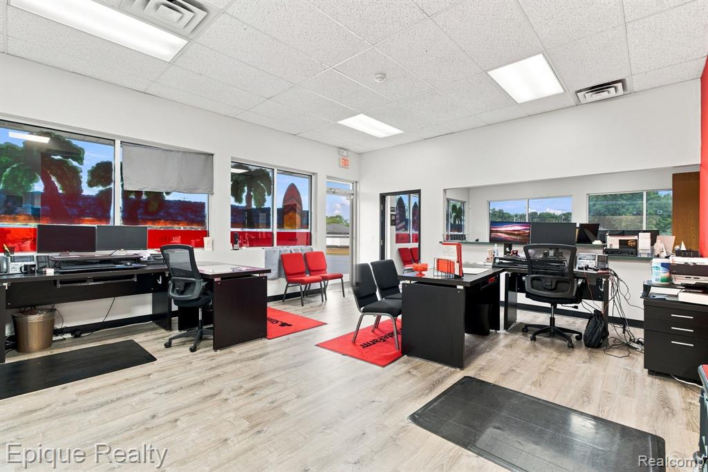360 E Grand Blanc