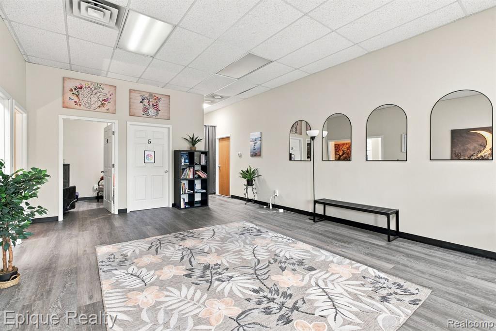 360 E Grand Blanc