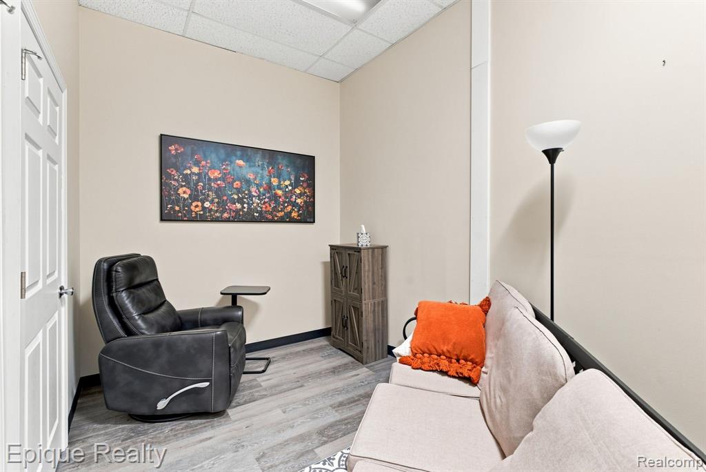 360 E Grand Blanc
